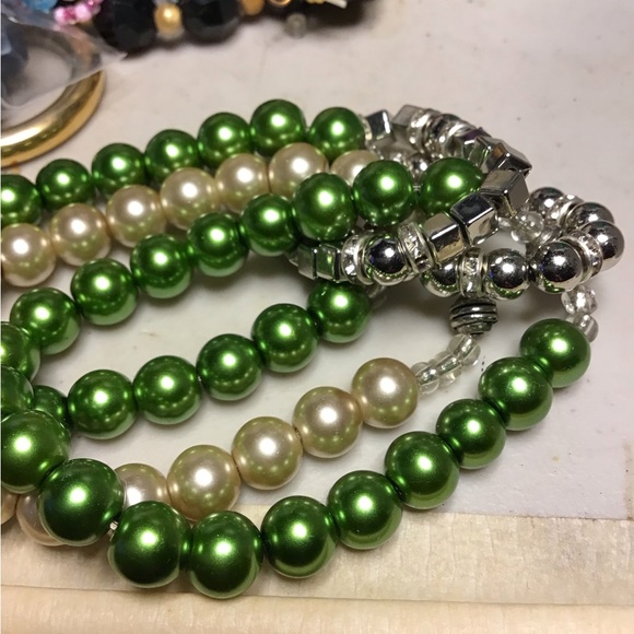 Hand Crafted Jewelry - faux pearl bracelet .. 3 strands  stretchy  colors and silver metal  … PBR-1